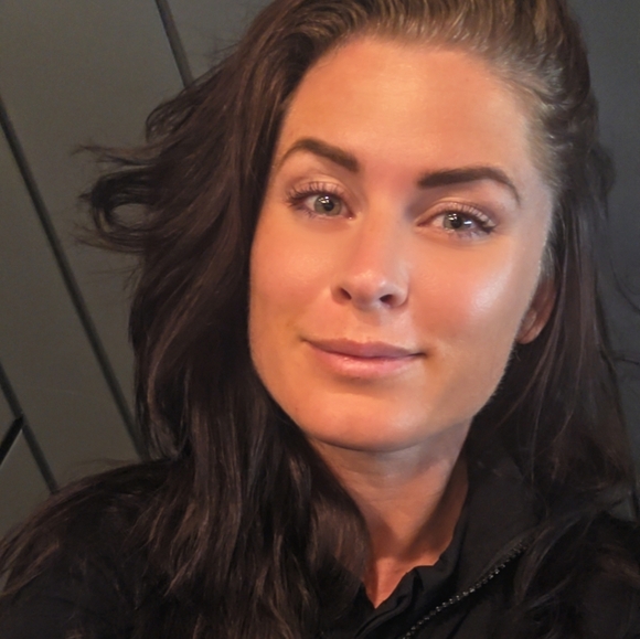 Meet your Posher, Alice - Picture 2 of 2